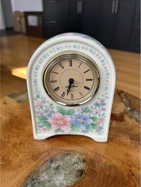 SETH THOMAS Vintage Floral Ceramic Mantel Clock